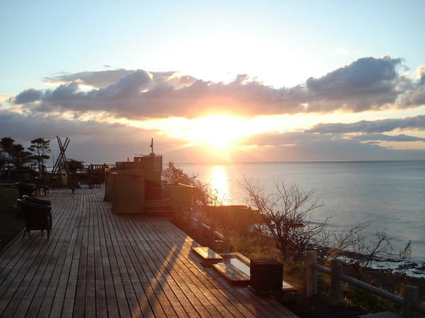 海の別邸ふる川から見える今日の朝日～平成27年04月19日