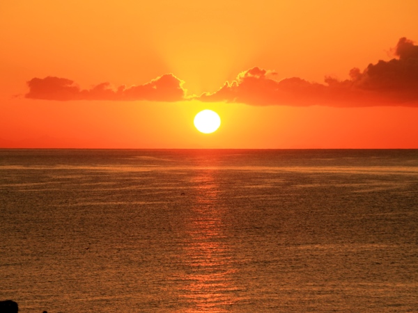 海の別邸ふる川から見える今日の朝日～平成27年10月01日