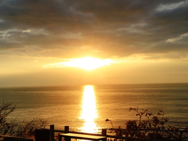 海の別邸ふる川から見える今日の朝日～平成27年11月03日