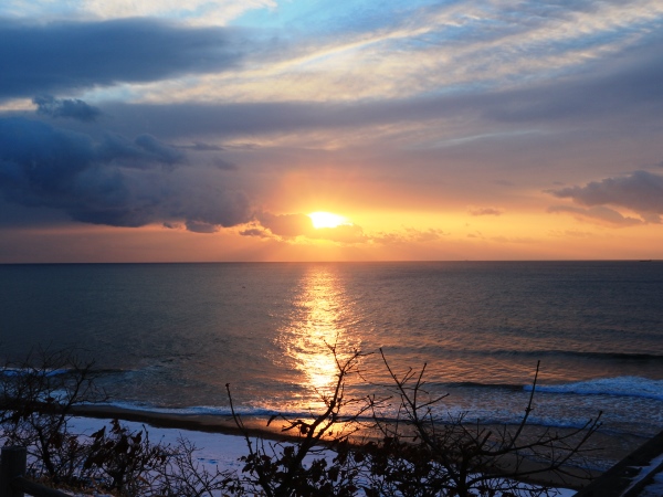 海の別邸ふる川から見える今日の朝日～平成28年2月17日