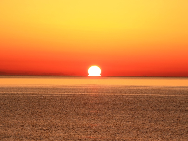 海の別邸ふる川から見える今日の朝日～平成28年3月05日