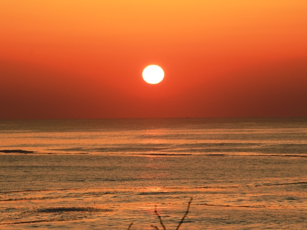 海の別邸ふる川から見える今日の朝日～平成28年3月10日