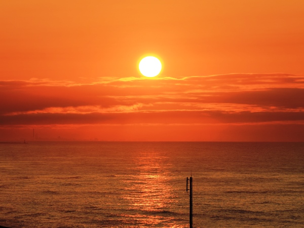 海の別邸ふる川から見える今日の朝日～平成28年7月07日