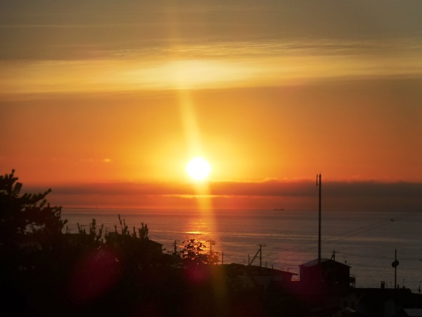 海の別邸ふる川から見える今日の朝日～平成28年7月12日